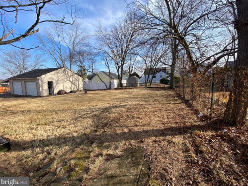 231 Cedar Ave, West Deptford NJ 08093-1410 exterior