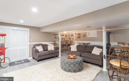 326 Route 156, Trenton NJ 08620-1729 exterior