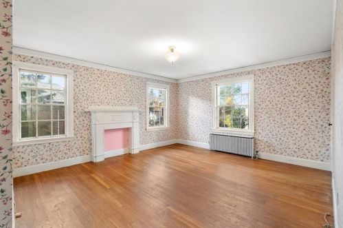 68 Washington St, Newton MA 02458-1726 exterior