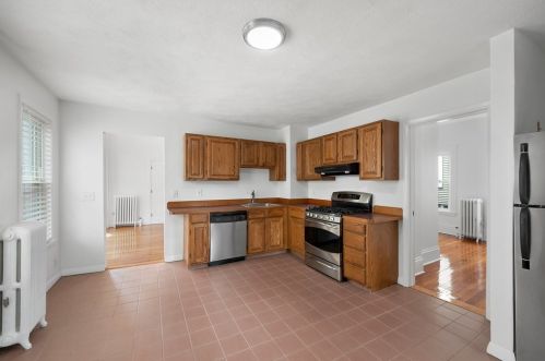 36 Lambert Ave, Chelsea MA 02150-1304 exterior