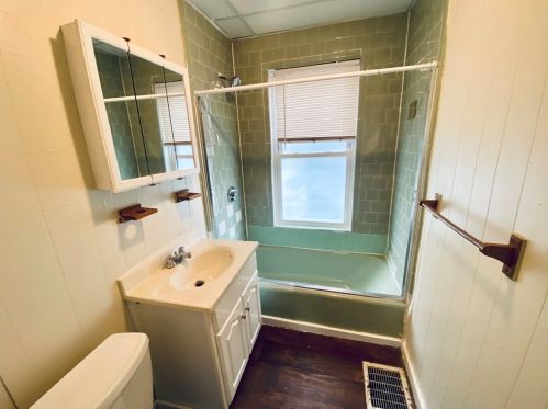 112 West St, Worcester MA 01609-2338 exterior