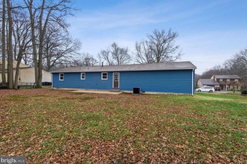 1050 Bennett Dr, West Deptford NJ exterior