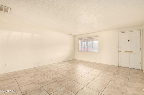 1835 64th Ln, Phoenix AZ  85035-4705 exterior