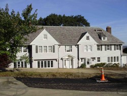 132 Farlow Rd, Newton, MA 02458-2439