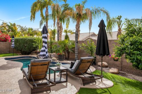 3345 Behrend Dr, Phoenix AZ 85050-1923 exterior