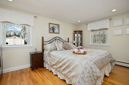 484 Essex St, Weymouth MA 02188-3501 exterior