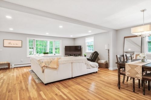 18 Pennacook St, Norfolk MA  02056-1117 exterior