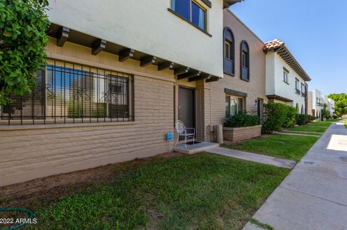 3882 30th St, Phoenix, AZ 85016-6961