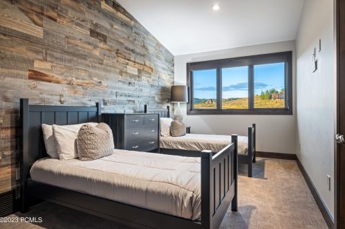 8449 Silver Crk Rd, Park City UT exterior