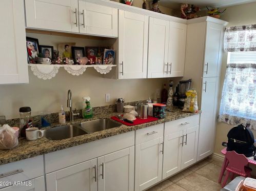 2536 28th St, Phoenix, AZ 85008-2006