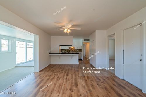 3030 Cactus Rd, Phoenix AZ 85029-2220 exterior