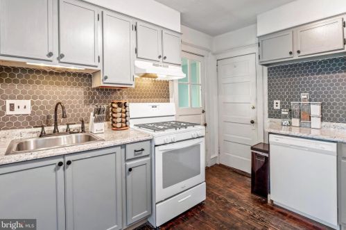 23 Watkins Ave, West Deptford NJ  08096-1235 exterior