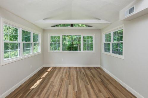 142 Donnellan Cir, Weymouth MA 02191-1762 exterior