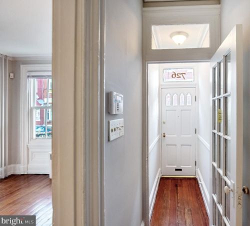 726 16th St, Philadelphia PA  19130-2924 exterior