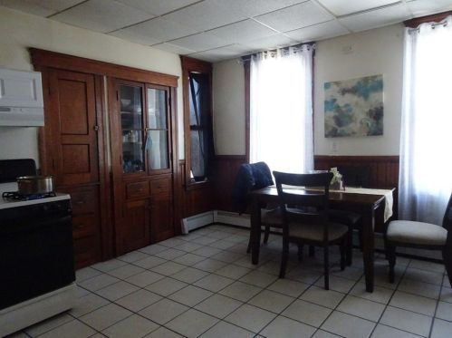 17 Upsala St, Worcester MA 01610-2027 exterior