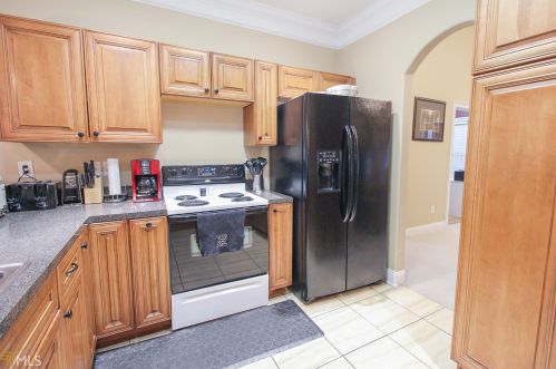 42 Helen Ln, Stockbridge GA 30281-6040 exterior