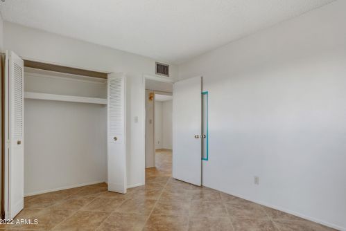 9414 34 Way, Phoenix AZ 85028-4966 exterior