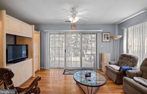 36 Kelly Dr, West Deptford NJ 08096-6712 exterior