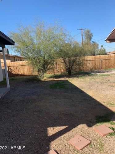 1332 Chambers St, Phoenix AZ 85040-4106 exterior