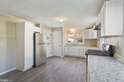 1776 Delsea Dr, West Deptford NJ 08093-1222 exterior