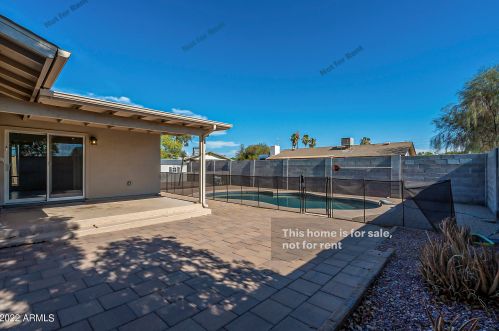 1023 Charleston Ave, Phoenix AZ  85022-1143 exterior