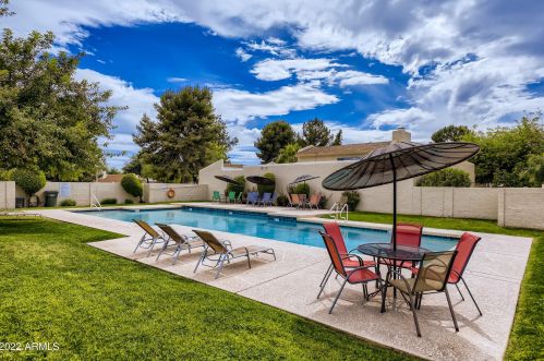 2916 Altadena Ave, Phoenix AZ 85029-3403 exterior