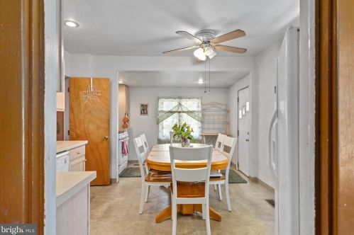 329 Buck St, West Deptford NJ 08066-1060 exterior