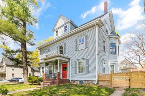16 Davis Ave, Arlington, MA 02474-1202