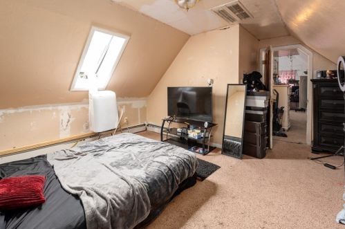 35 Grammont Rd, Worcester MA 01607-1175 exterior