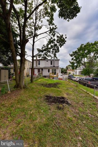 201 Maple Ave, West Deptford NJ  08093-1204 exterior