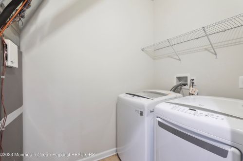 134 Waypoint Dr, Tinton Falls NJ 07724-2184 exterior