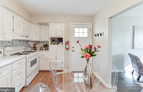 1102 Cumberland Ave, West Deptford NJ  08096-3041 exterior