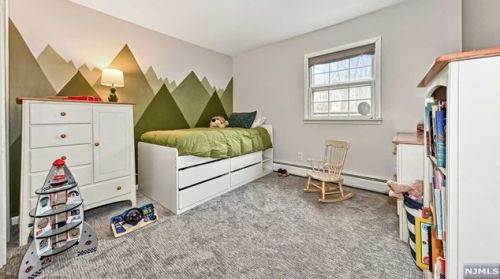 25 Catherine Ct, Skyline Lakes NJ  07456-1838 exterior