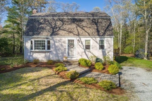 292 Long Pond Rd, Plymouth, MA 02360-2602