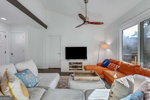 1488 Brk Vly Ln, Atlanta GA 30324-3264 exterior