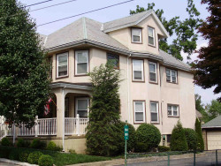 90 Jewett St, Newton, MA 02458-1524
