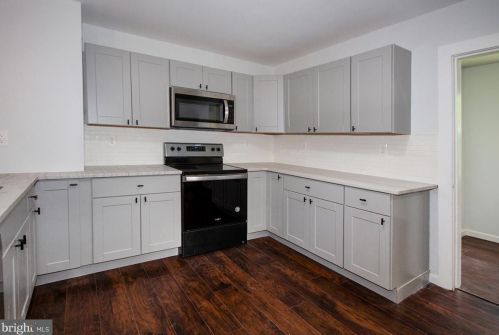 156 Turkey Hill Rd, West Deptford NJ  08093-2312 exterior