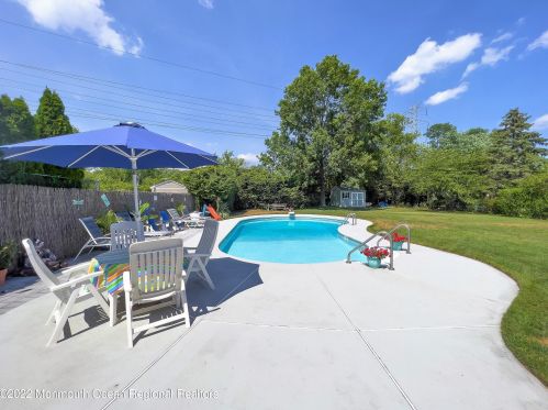 44 Citadel Dr, Jackson Twp NJ 08527-1843 exterior