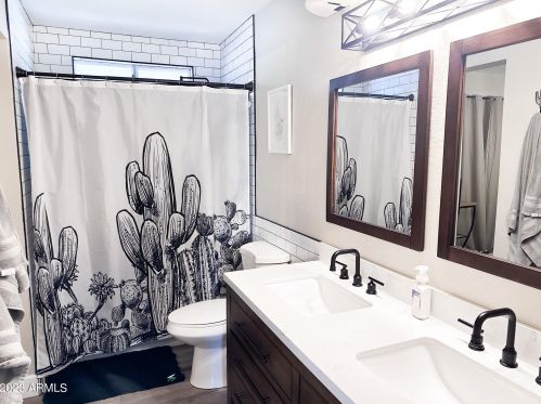 3251 Charleston Ave, Phoenix AZ 85032-1595 exterior