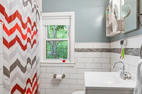 133 Bussey St, Dedham MA 02026-2239 exterior