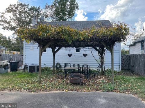 1109 Delsea Dr, West Deptford NJ 08093-2252 exterior