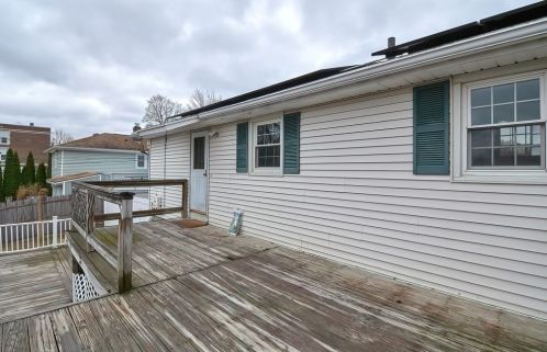 19 Middlesex Ave, Worcester MA 01604-1931 exterior