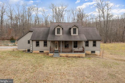 1331 Pine Rd, Carlisle, PA 17015-7927