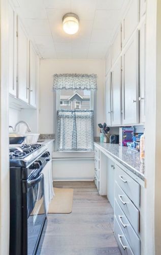 214 Cambridge St, Fall River MA 02721-2665 exterior