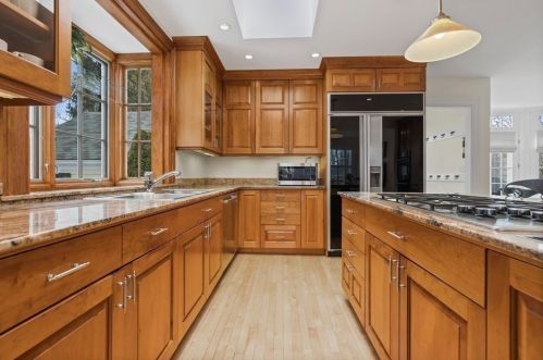 77 Windsor Rd, Newton MA 02468-1504 exterior