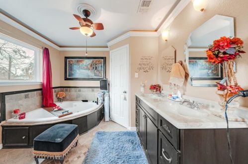 2208 Belmont Dr, Richmond TX 77469-5502 exterior