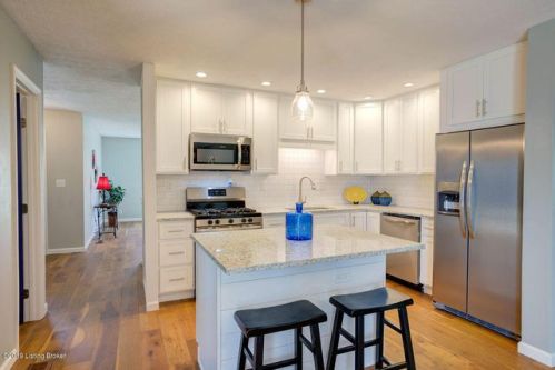 4415 Shenandoah Dr, Louisville, KY 40241-1869