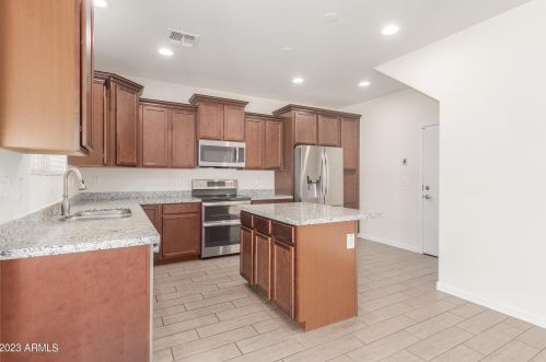 817 Constance Way, Phoenix AZ  85042 exterior