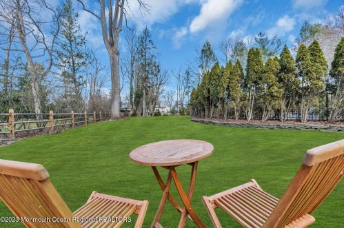 130 Rumson Pl, Little Silver NJ  07739-1044 exterior