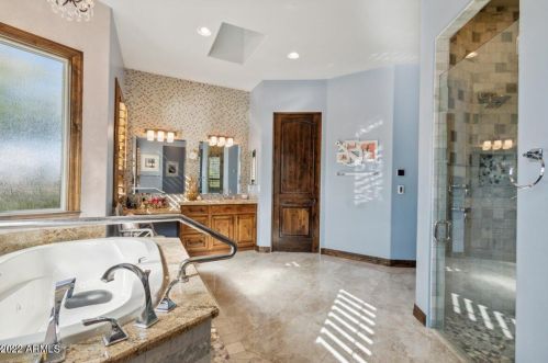 33807 4 Dr, Phoenix AZ 85045-0464 exterior